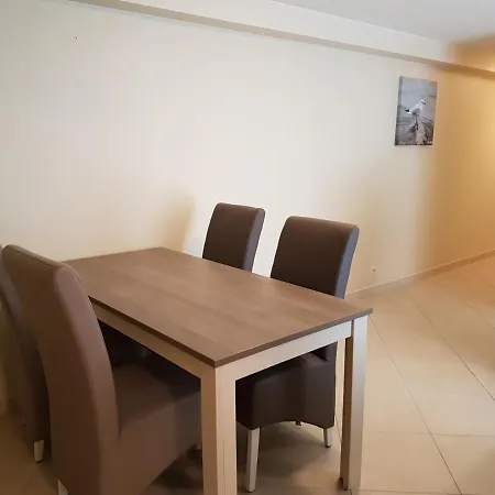 Holiday For 2 People At Sunside